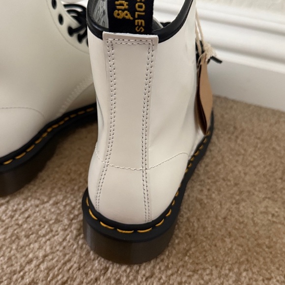 Dr. Martens 1460 Women’s Patent Leather Boots White – Size 8 NWT - Picture 9 of 10